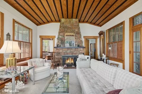Living - 4014 Pitzen Rd, Johnsburg, IL 60051 photo 2 of 3