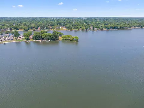 View/Area - 4014 Pitzen Rd, Johnsburg, IL 60051 photo 2 of 5
