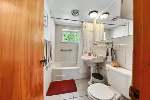 Bath - 605 East St, Mazon, IL 60444 photo 1 of 6