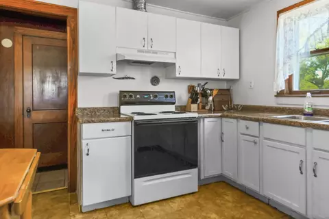 Kitchen - 605 East St, Mazon, IL 60444 photo 2 of 2