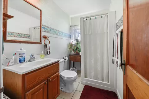 Bath - 605 East St, Mazon, IL 60444 photo 5 of 6