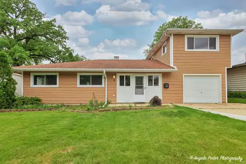 4 Timber Trl, Streamwood, IL 60107