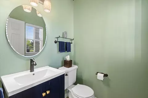 Bath - 1370 Grandview Ct, Algonquin, IL 60102 photo 1 of 3