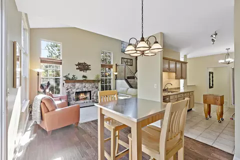 Dining - 1370 Grandview Ct, Algonquin, IL 60102 photo 2 of 2