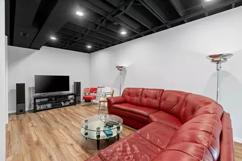 Living - 1370 Grandview Ct, Algonquin, IL 60102 photo 4 of 5