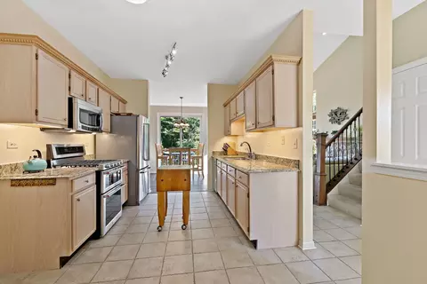 Kitchen - 1370 Grandview Ct, Algonquin, IL 60102 photo 1 of 2