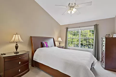 Bedroom - 1370 Grandview Ct, Algonquin, IL 60102 photo 1 of 2