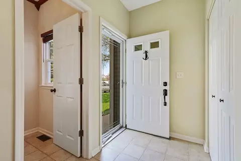 Entry Way - 1370 Grandview Ct, Algonquin, IL 60102 photo 1 of 1