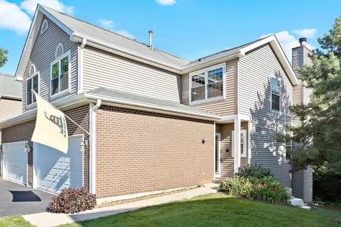 1370 Grandview Ct, Algonquin, IL 60102
