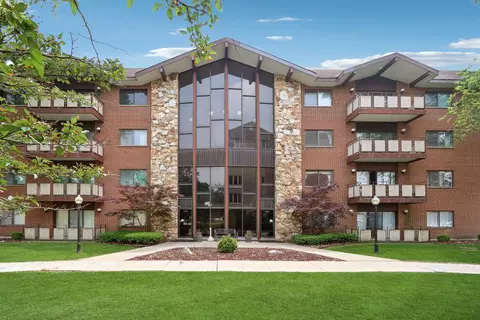 2311 183rd St #203, Homewood, IL 60430