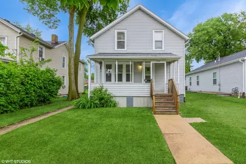 738 N View St, Aurora, IL 60506
