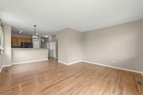 Living - 805 Daniel Dr, Minooka, IL 60447 photo 6 of 7