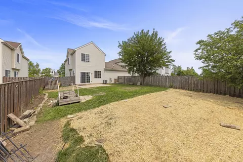 Exterior - 805 Daniel Dr, Minooka, IL 60447 photo 2 of 2