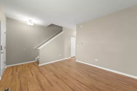 Living - 805 Daniel Dr, Minooka, IL 60447 photo 3 of 7