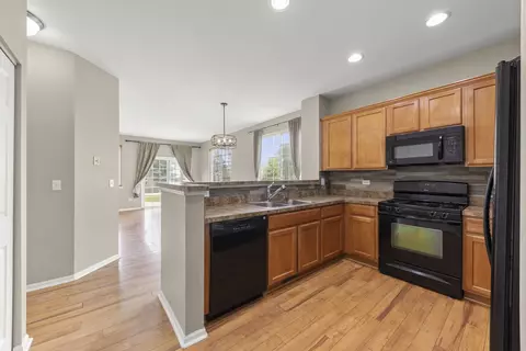 Kitchen - 805 Daniel Dr, Minooka, IL 60447 photo 1 of 3