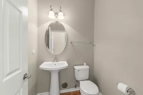 Bath - 805 Daniel Dr, Minooka, IL 60447 photo 1 of 2