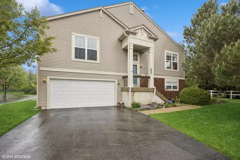 31786 N Pineview Blvd, Lakemoor, IL 60051