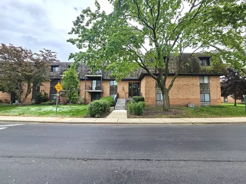 2 Oak Creek Dr #3207, Buffalo Grove, IL 60089
