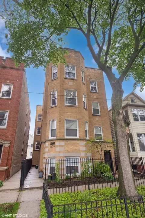 1620 W Olive Ave #3A, Chicago, IL 60660