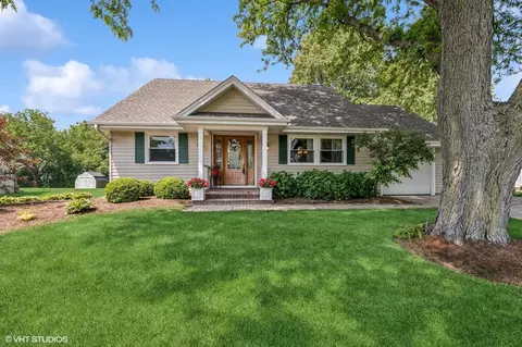 862 Wimbleton Ln, Crystal Lake, IL 60014