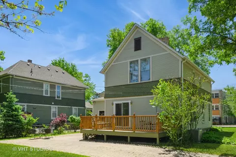 Exterior - 128 Forest Ave, Riverside, IL 60546 photo 2 of 2