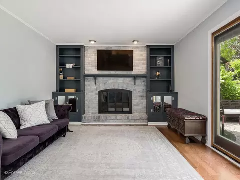 Living - 421 S River Rd, Naperville, IL 60540 photo 5 of 7