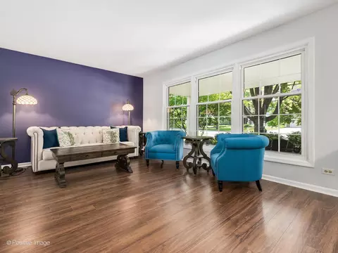 Living - 421 S River Rd, Naperville, IL 60540 photo 2 of 7