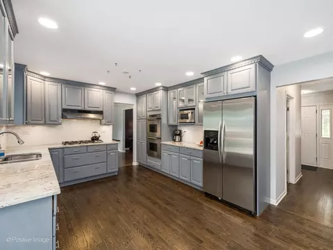 Kitchen - 421 S River Rd, Naperville, IL 60540 photo 2 of 3