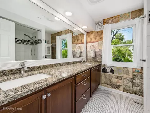 Bath - 421 S River Rd, Naperville, IL 60540 photo 2 of 3