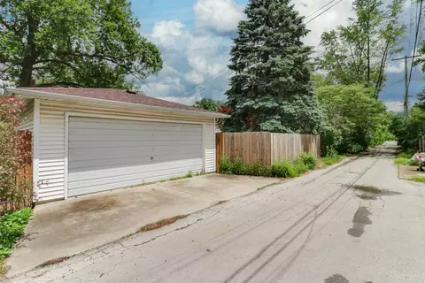 2013 E Taylor St, Bloomington, IL 61701 photo 36