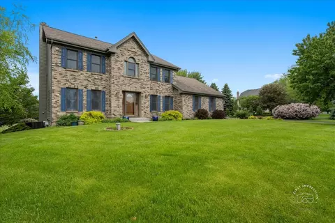 10 N738 Prairie Xing, Elgin, IL 60124
