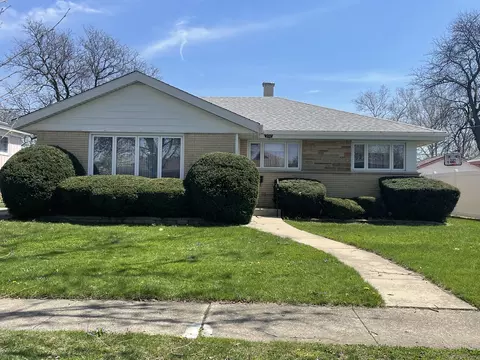 2601 Kensington Ave, Westchester, IL 60154
