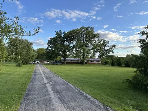 9669 Garden Plain Rd, Morrison, IL 61270 photo 2