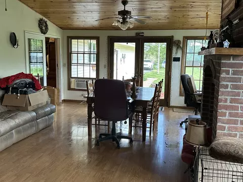 9669 Garden Plain Rd, Morrison, IL 61270 photo 6