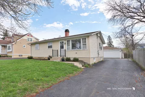 33219 N Sunset Ave, Grayslake, IL 60030