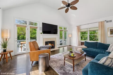 Living - 426 Madison Ave, Glencoe, IL 60022 photo 1 of 1