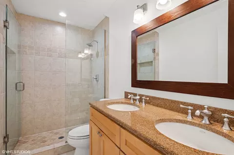 Bath - 426 Madison Ave, Glencoe, IL 60022 photo 3 of 4