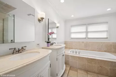 Bath - 426 Madison Ave, Glencoe, IL 60022 photo 1 of 4