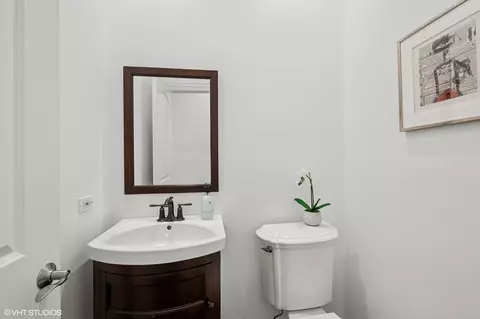 Bath - 426 Madison Ave, Glencoe, IL 60022 photo 2 of 4