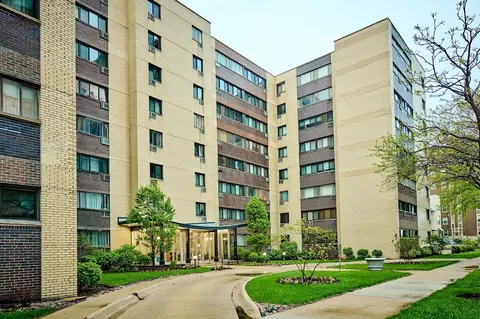 6300 N Sheridan Rd #112, Chicago, IL 60660