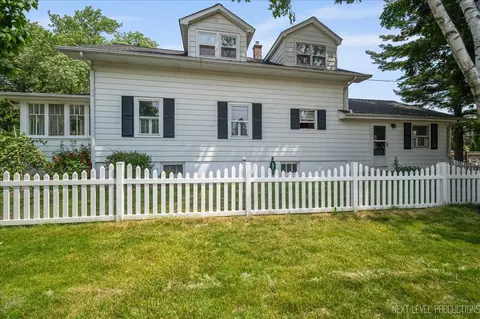 701 Edison St, Geneva, IL 60134 photo 4