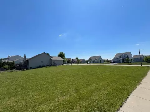 1313 Oakmont Ct, Sandwich, IL 60548