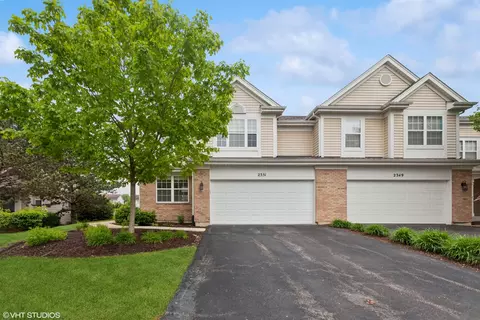 2351 Foxmoor Ln, Aurora, IL 60502
