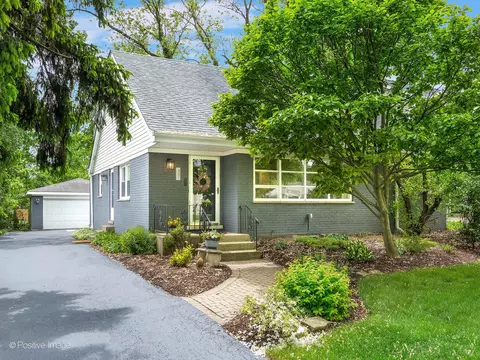 407 Turner Ave, Glen Ellyn, IL 60137