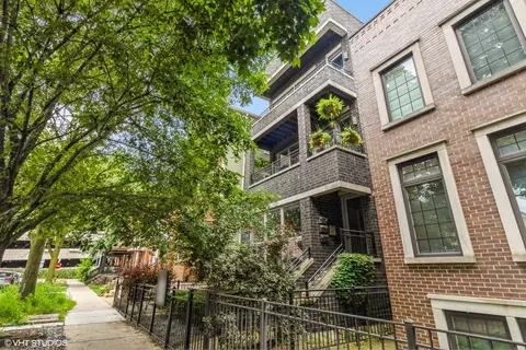 2712 N Artesian Ave #3, Chicago, IL 60647