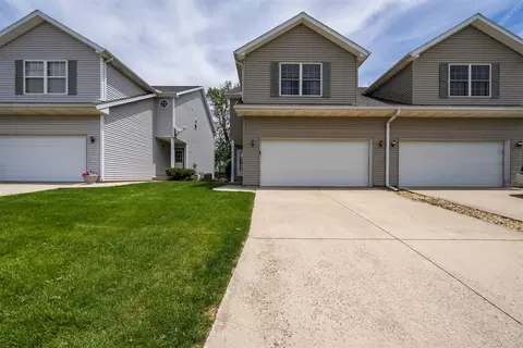 1114 Doral Dr, Bloomington, IL 61701