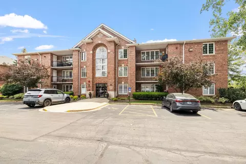 5645 S Cass Ave #103, Westmont, IL 60559