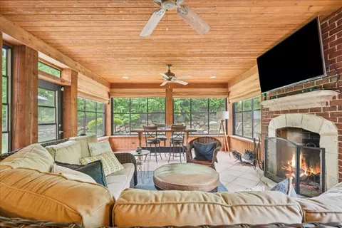 2122 Stonebridge Ct, Wheaton, IL 60189 photo 24