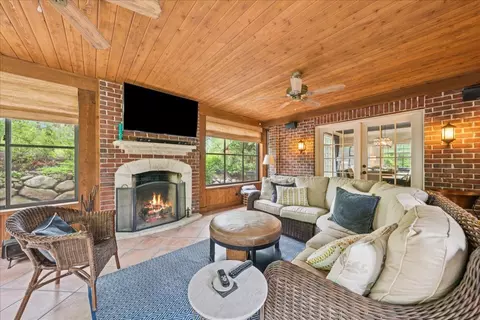 2122 Stonebridge Ct, Wheaton, IL 60189 photo 25