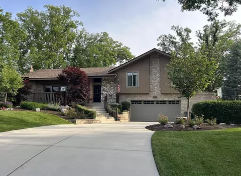10348 Woburn Ct, Orland Park, IL 60462